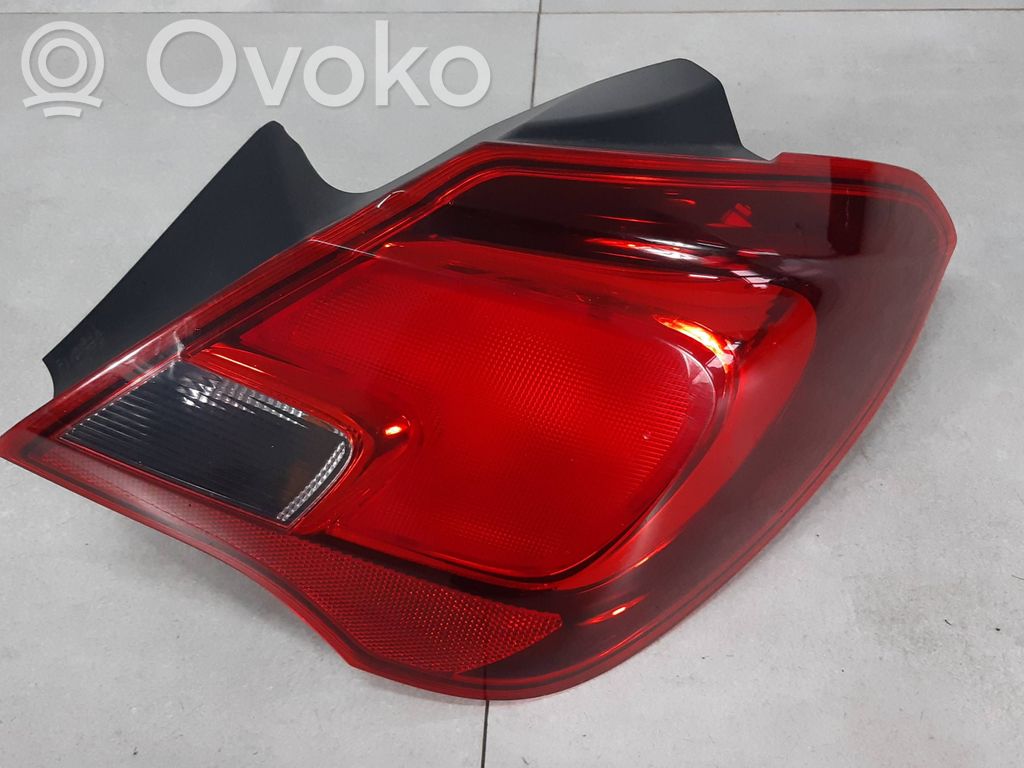 Opel Corsa E Задний фонарь в кузове 