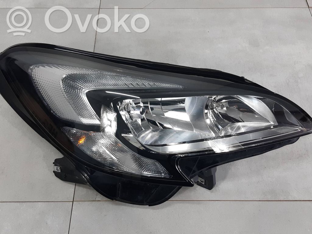Opel Corsa E Headlight/headlamp 