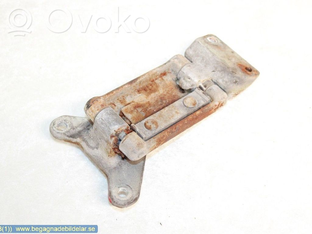 Iveco Daily 3rd gen Front door upper hinge 
