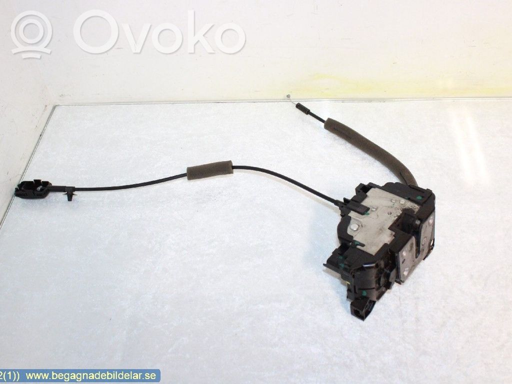 Priekšpusē slēdzene   805022622R,805020009R