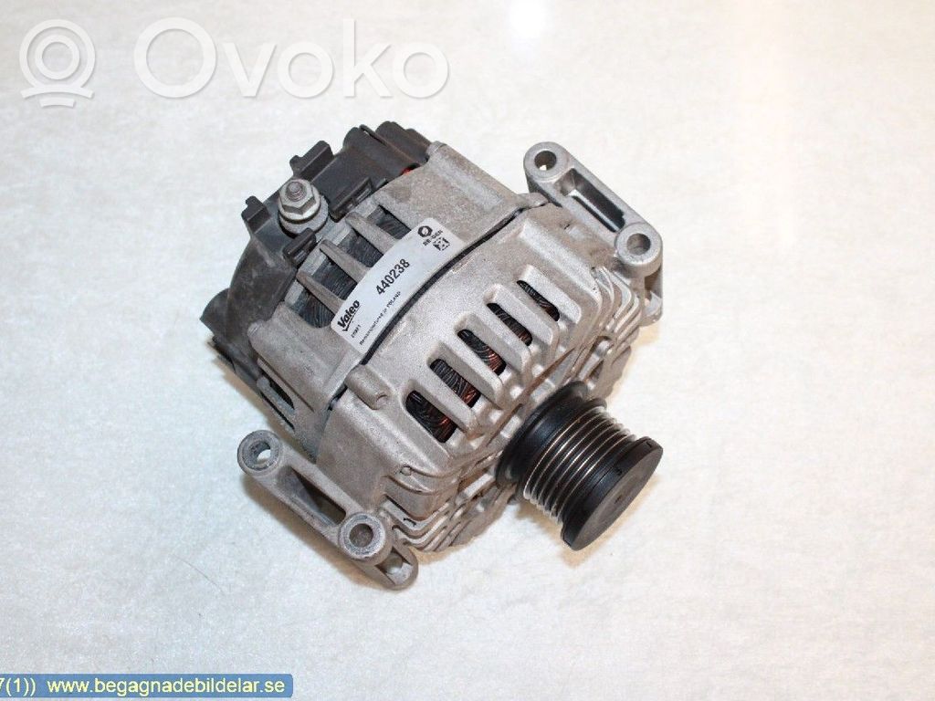 Mercedes-Benz Sprinter W906 Alternator 