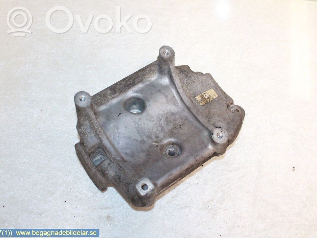 Iveco Daily 4th gen A/C compressor mount bracket 