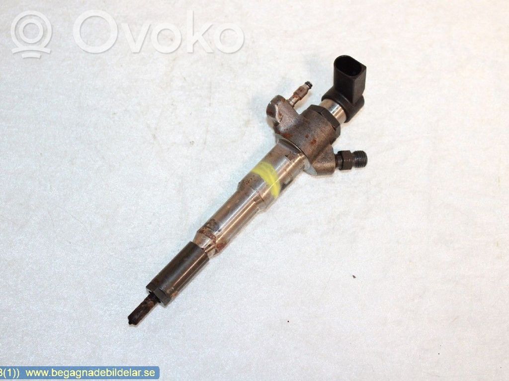 Injecteur de carburant   166000372R,166093282R