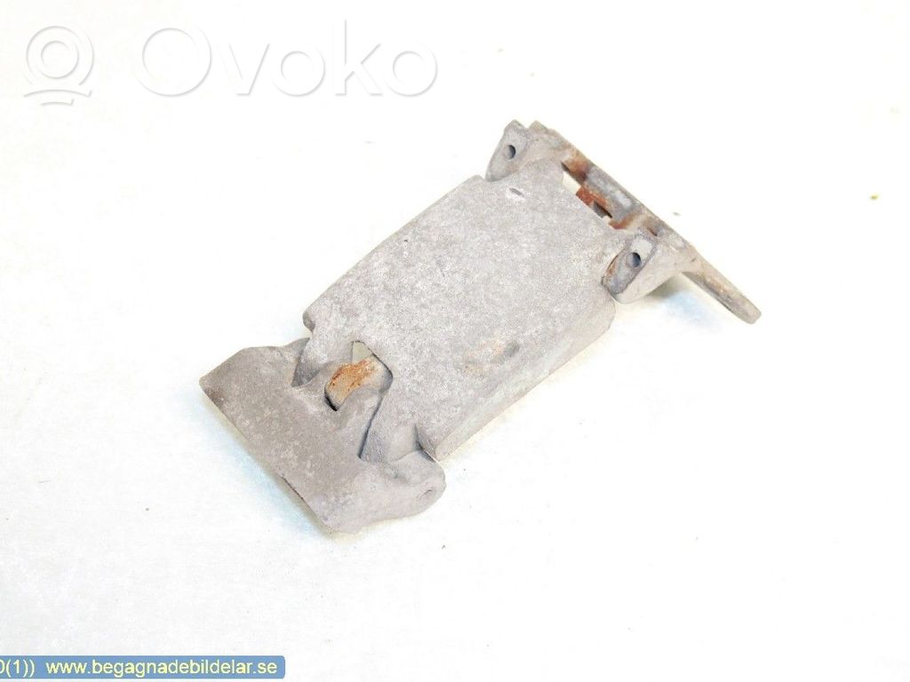 Iveco Daily 6th gen Front door upper hinge 