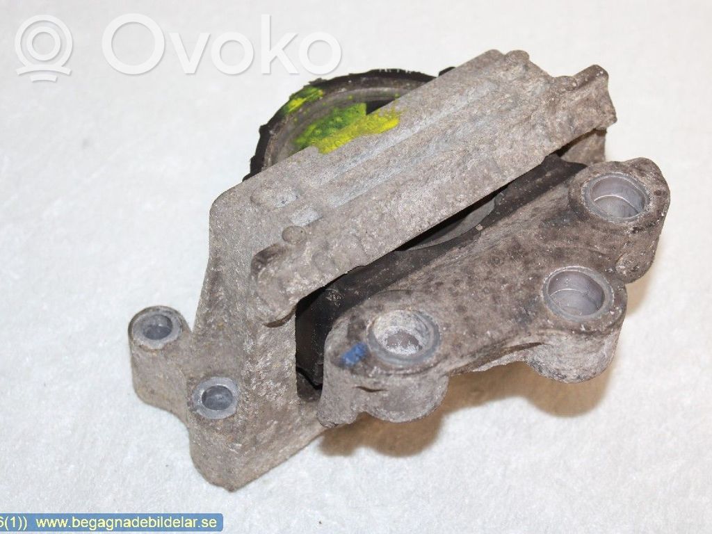 Engine mounting bracket   3C116F012AE,6C116F012AB,1384138