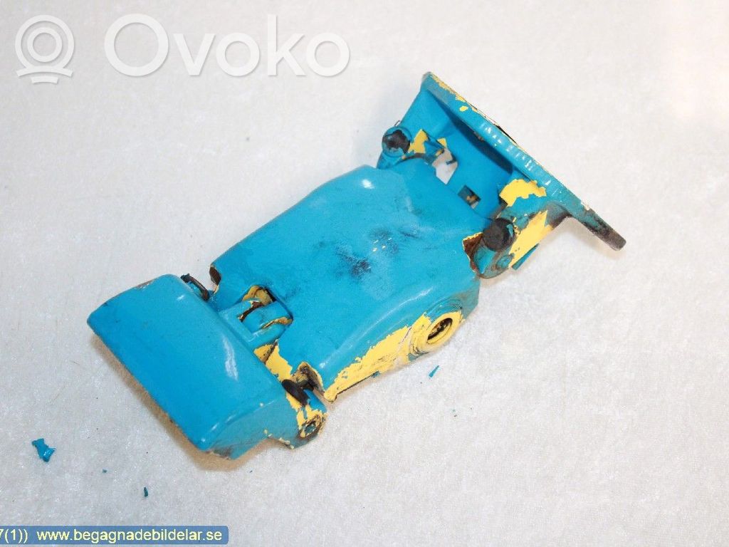 Iveco Daily 4th gen Front door upper hinge 
