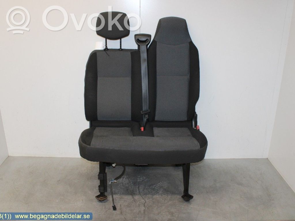 Renault Master III Etumatkustajan istuin 