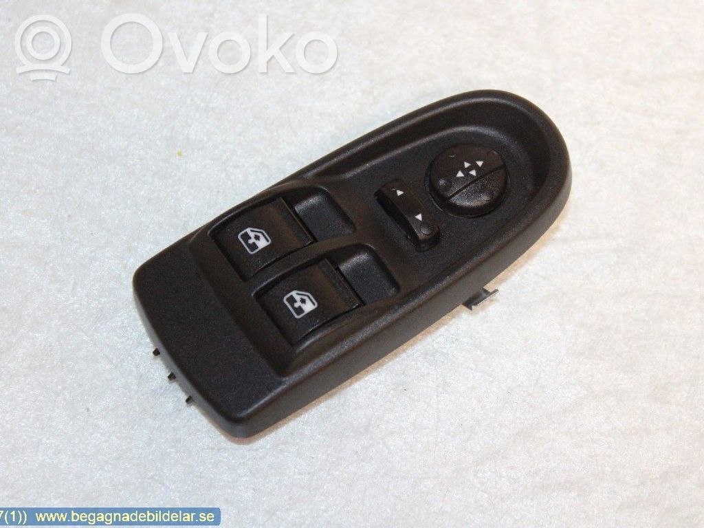 Electric window control switch   5801484207,5801484207