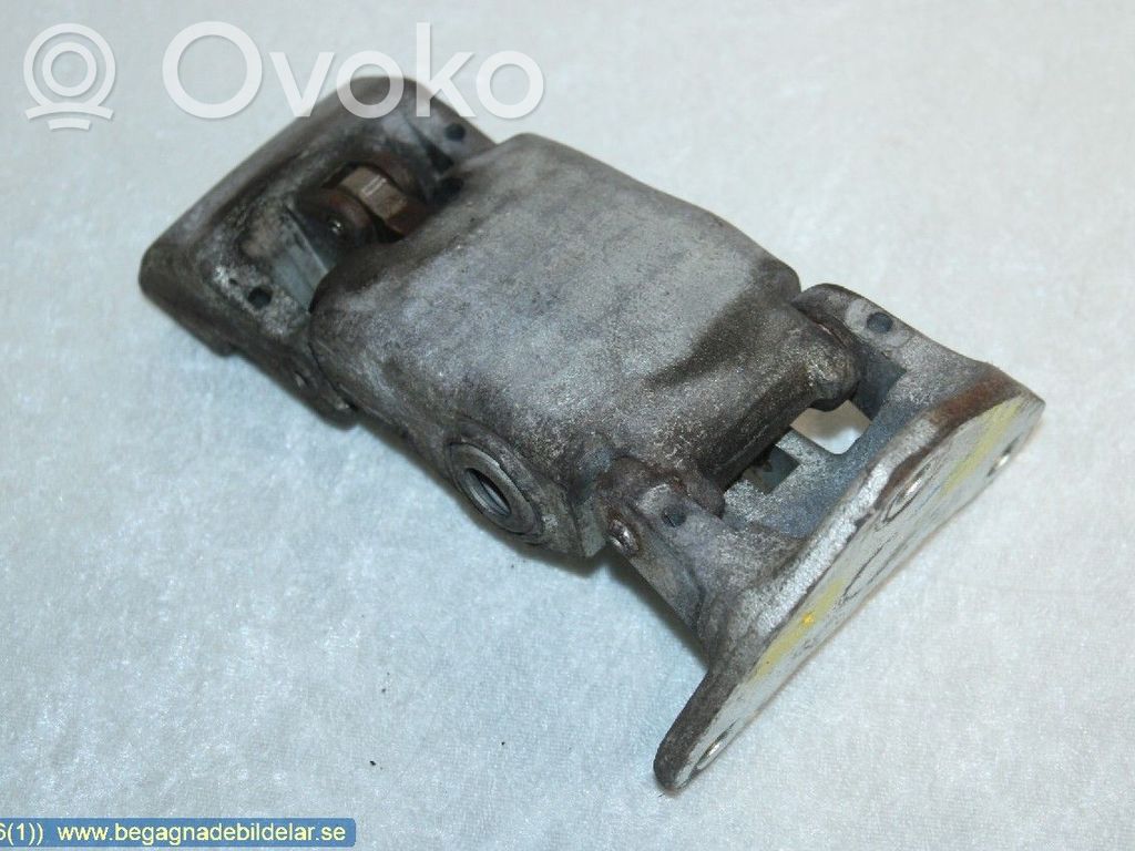 Iveco Daily 4th gen Front door upper hinge 