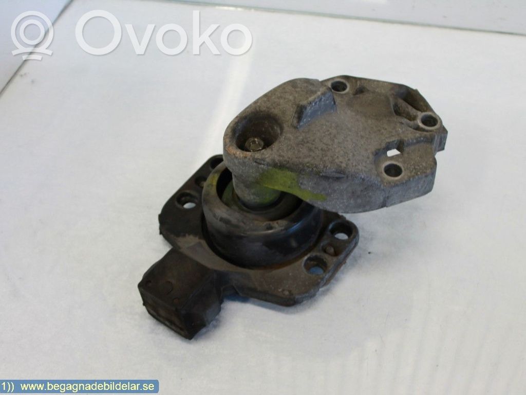 Renault Master II Engine mounting bracket 