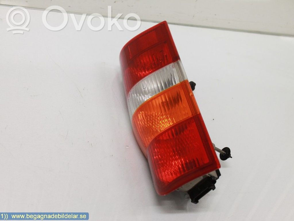 Rear/tail lights   1205701
