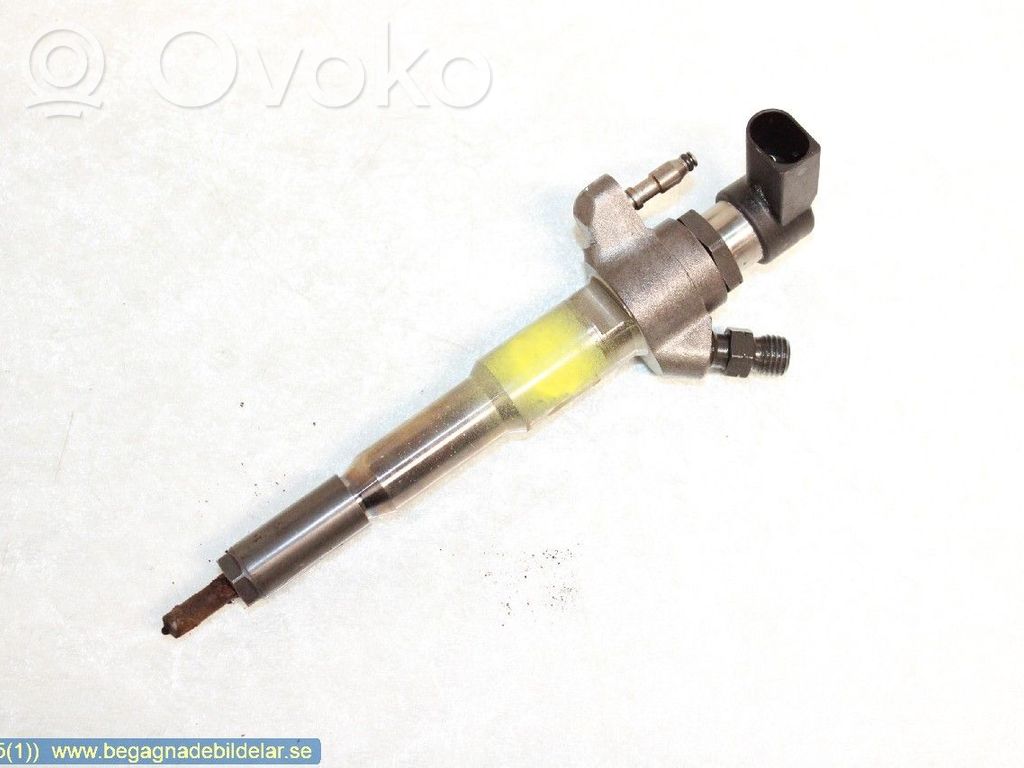 Fuel injector   166000372R,166093282R
