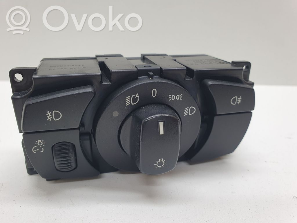 Light switch   6953731,692525202