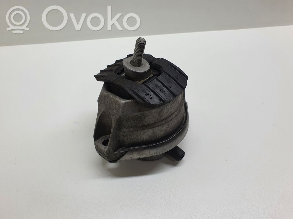 BMW 5 E60 E61 Engine mount bracket 