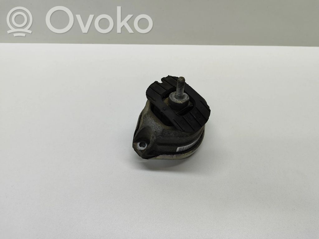 BMW 5 E60 E61 Variklio pagalvė 