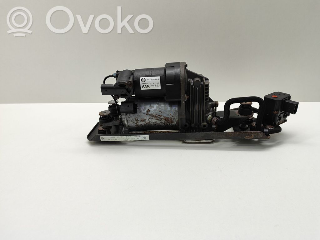 BMW 5 E60 E61 Air suspension compressor/pump 