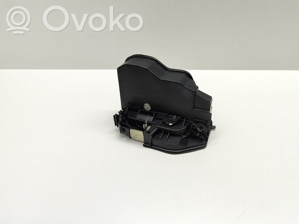 Front door lock   7167071,7154621,51217167071,51217154621