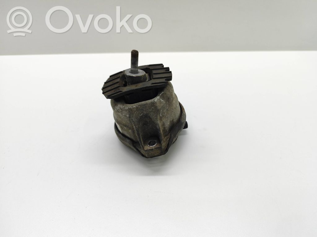 BMW 5 E60 E61 Engine mount bracket 