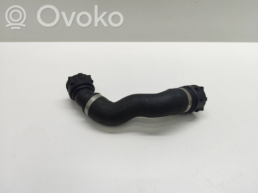 BMW 5 F10 F11 Moottorin vesijäähdytyksen putki/letku 