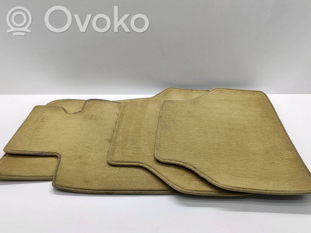 Car floor mat set