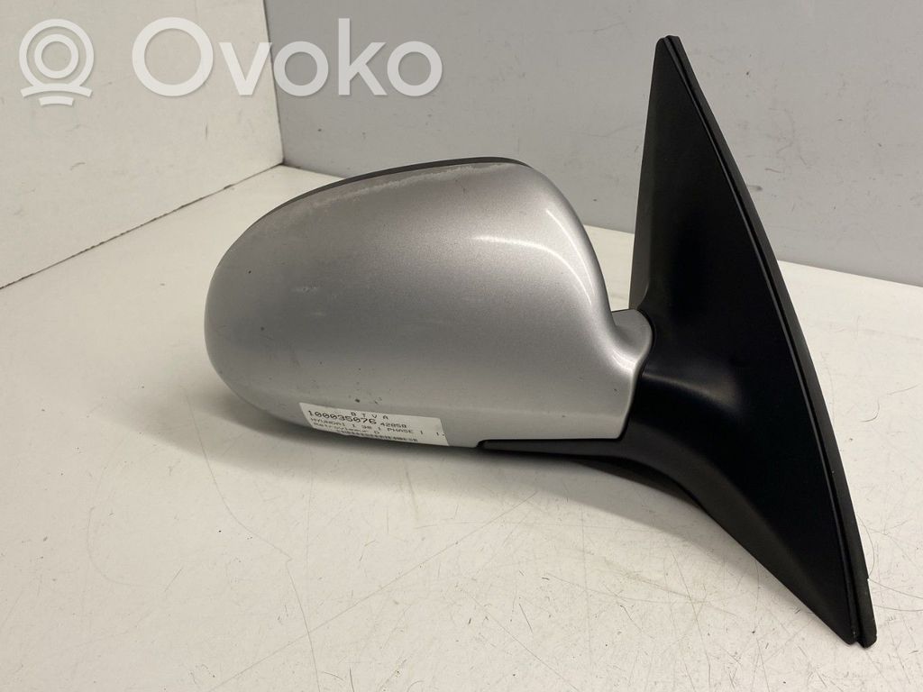 Hyundai i30 Oglindă exterioară manuală 