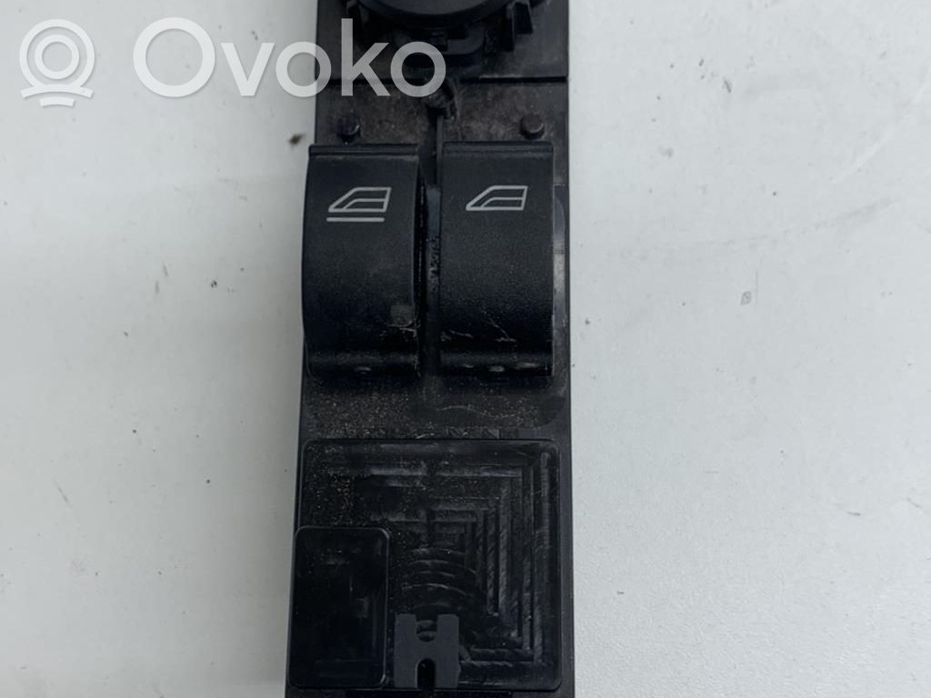 Ford Focus Interruttore di controllo dell’alzacristalli elettrico 