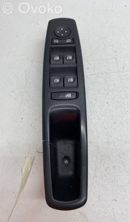 Electric window control switch   E30169