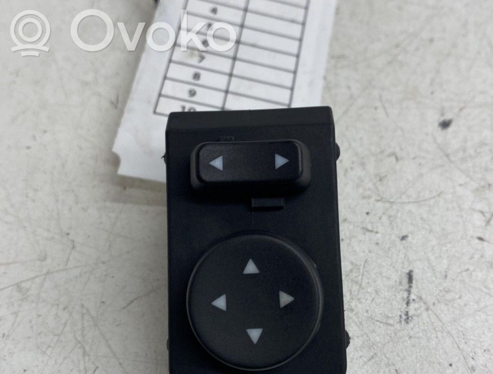 Lancia Ypsilon Wing mirror switch 