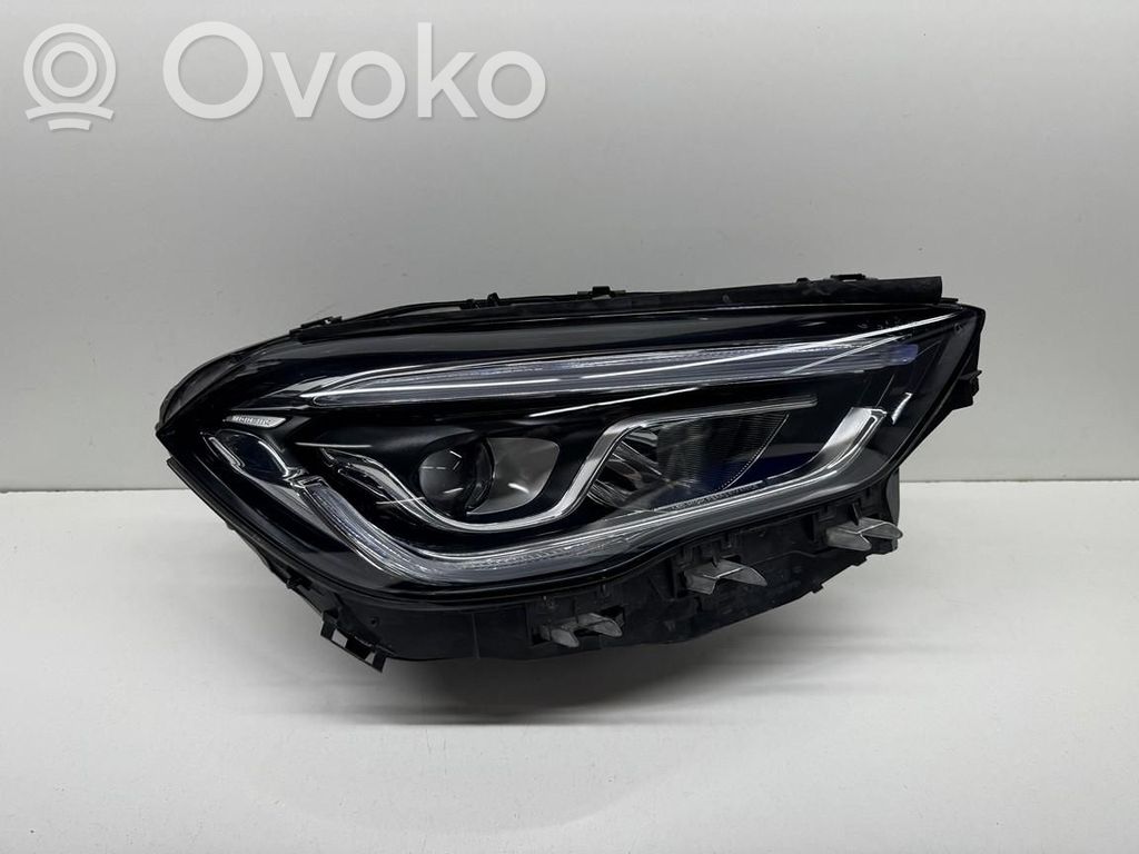 Mercedes-Benz GLA H247 Lampa przednia 