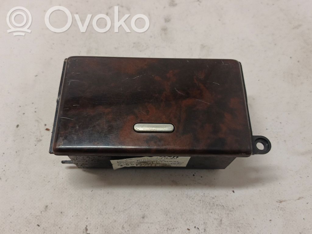 Audi A8 S8 D2 4D Dekoratyvinė apdailos juostelė 
