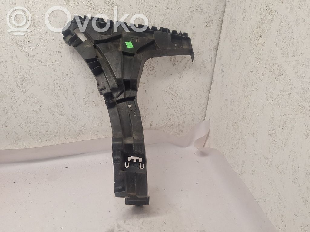 Audi Q3 8U Uchwyt / Mocowanie zderzaka tylnego 