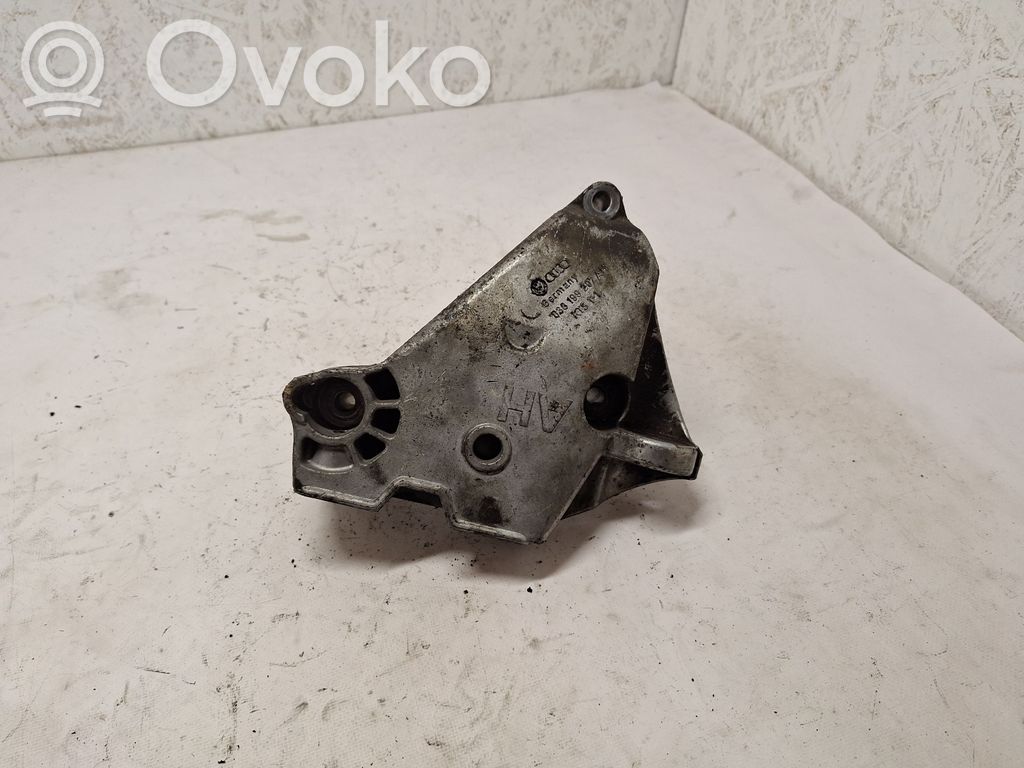 Volkswagen PASSAT B6 Engine mounting bracket 