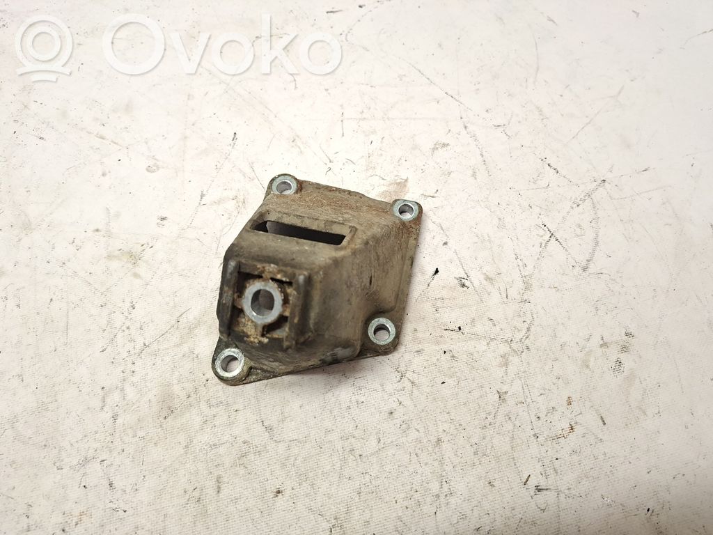 Audi A8 S8 D2 4D Engine mounting bracket 