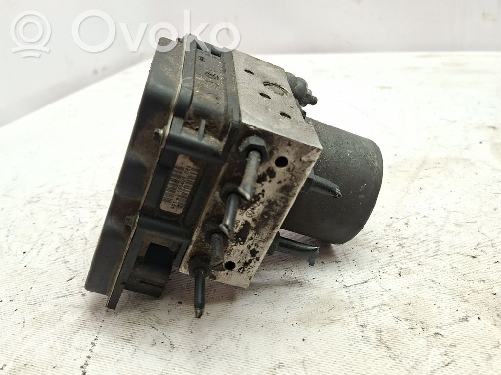 Audi A4 S4 B6 8E 8H Bomba de ABS 