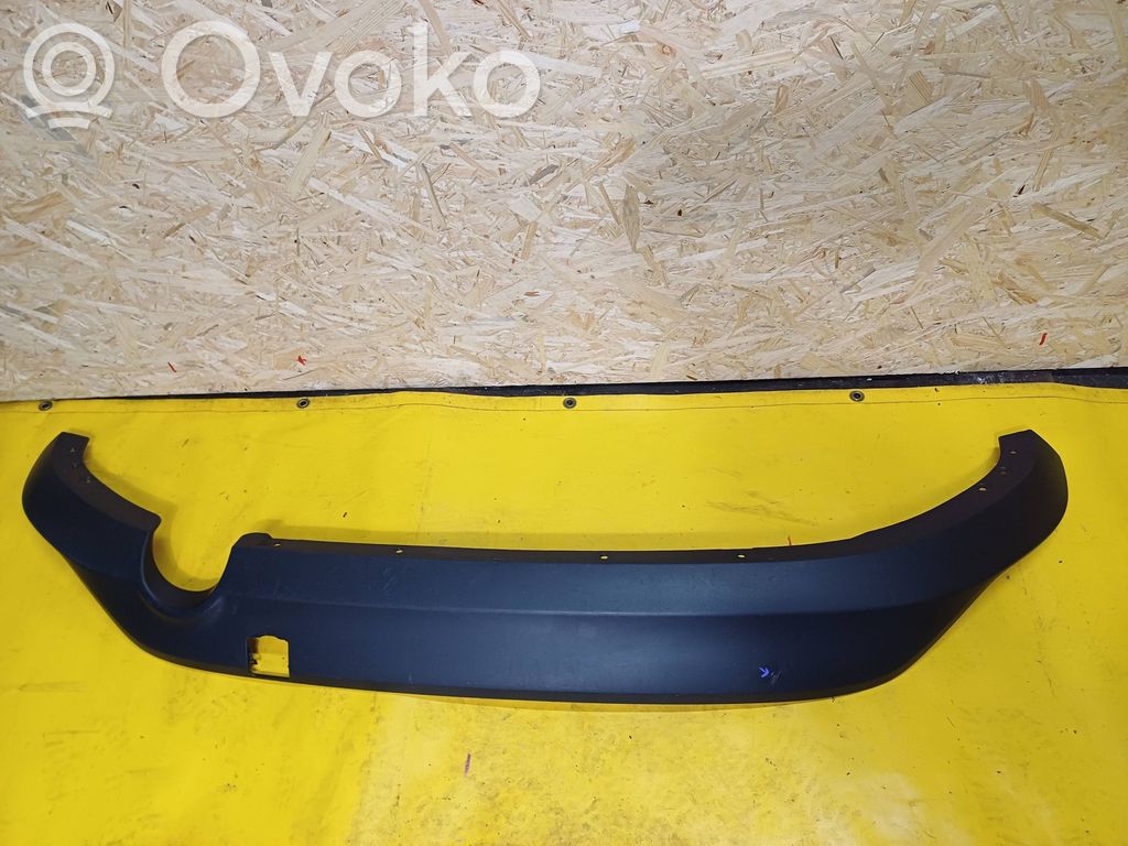 Ford Focus Moldura inferior del parachoques trasero 