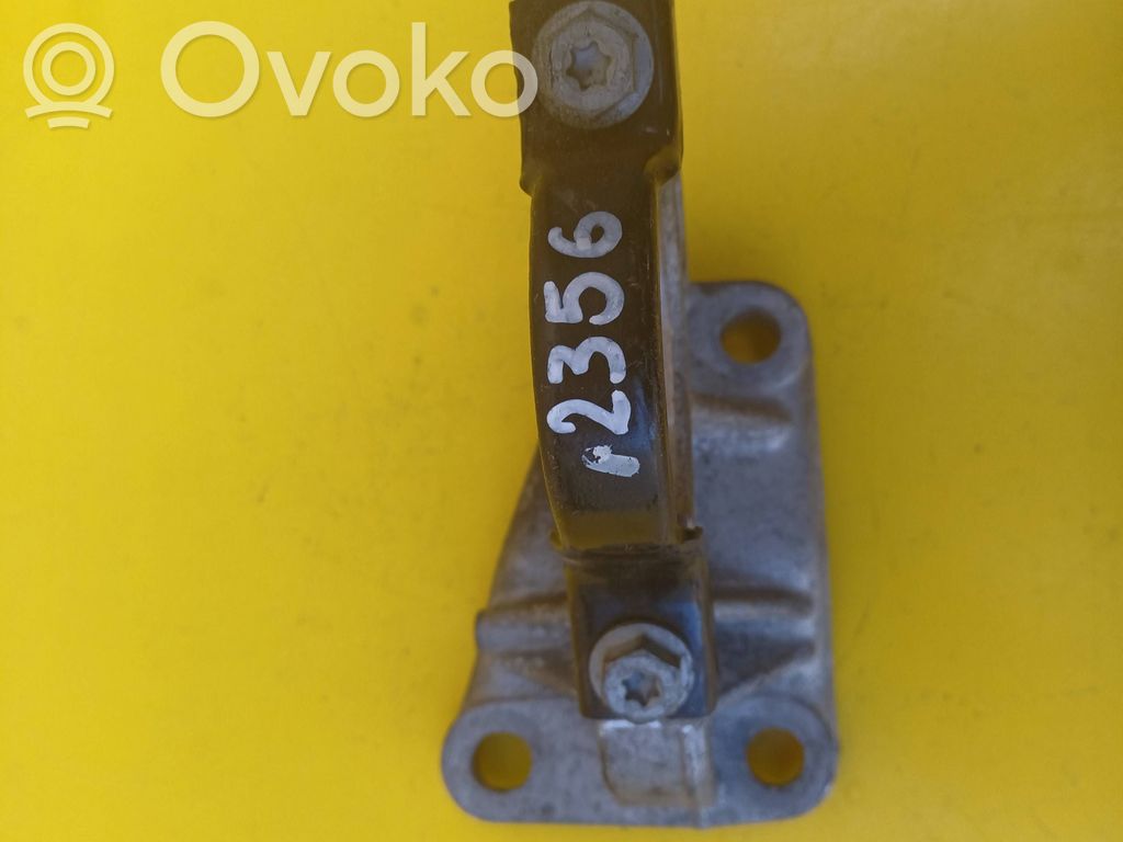 Renault Clio IV Engine mounting bracket 