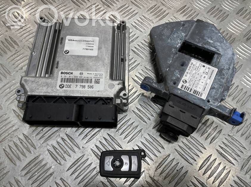 BMW 7 E65 E66 Variklio valdymo blokas 