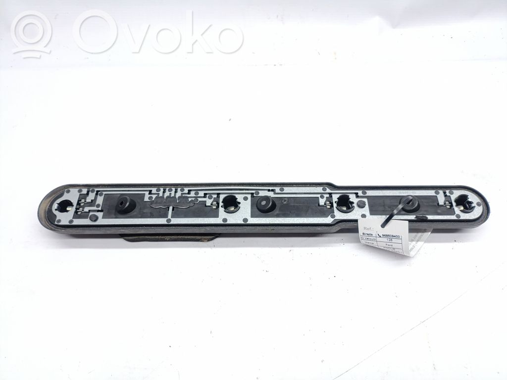 Takavalon polttimon suojan pidike   3M5113N411AA
