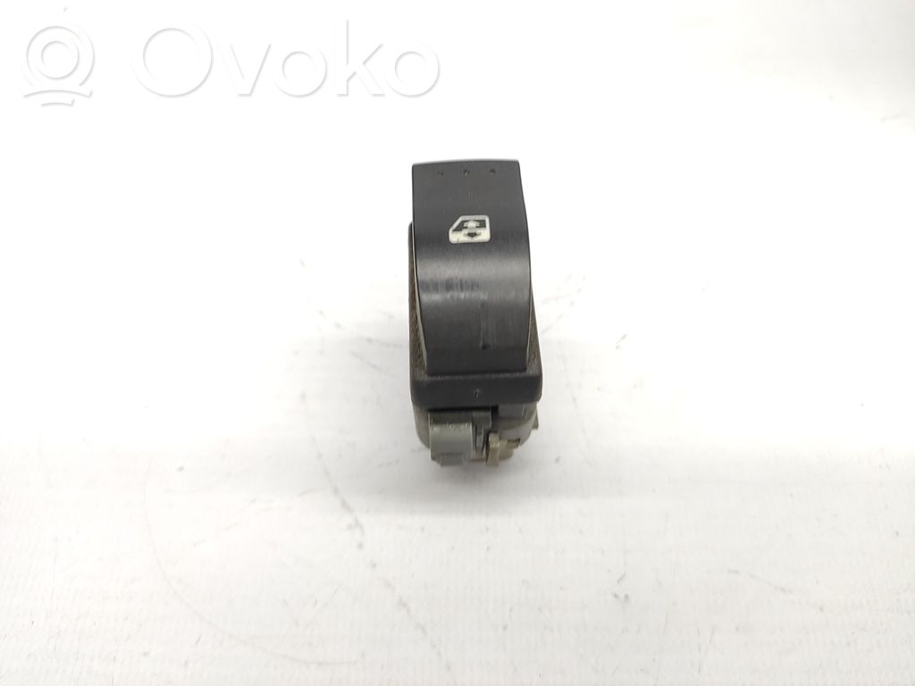 Electric window control switch   8200315024,28082