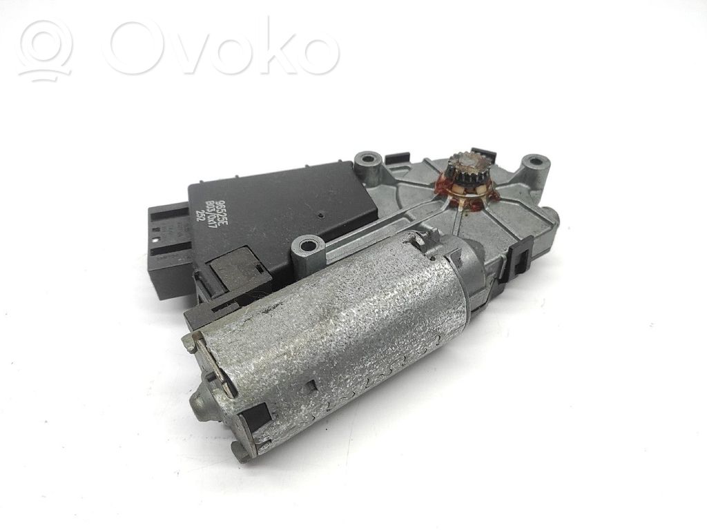 Moteur de toit escamotable   67616918977,1W02A2200AA