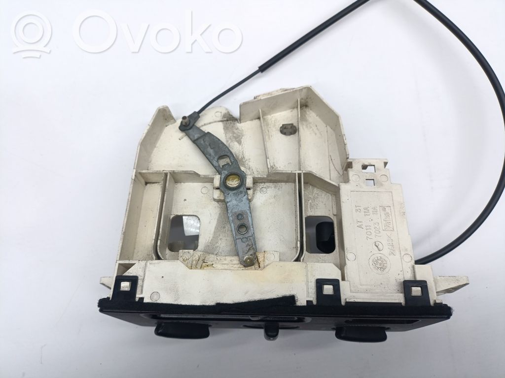 Toyota Avensis T220 Climate control unit 