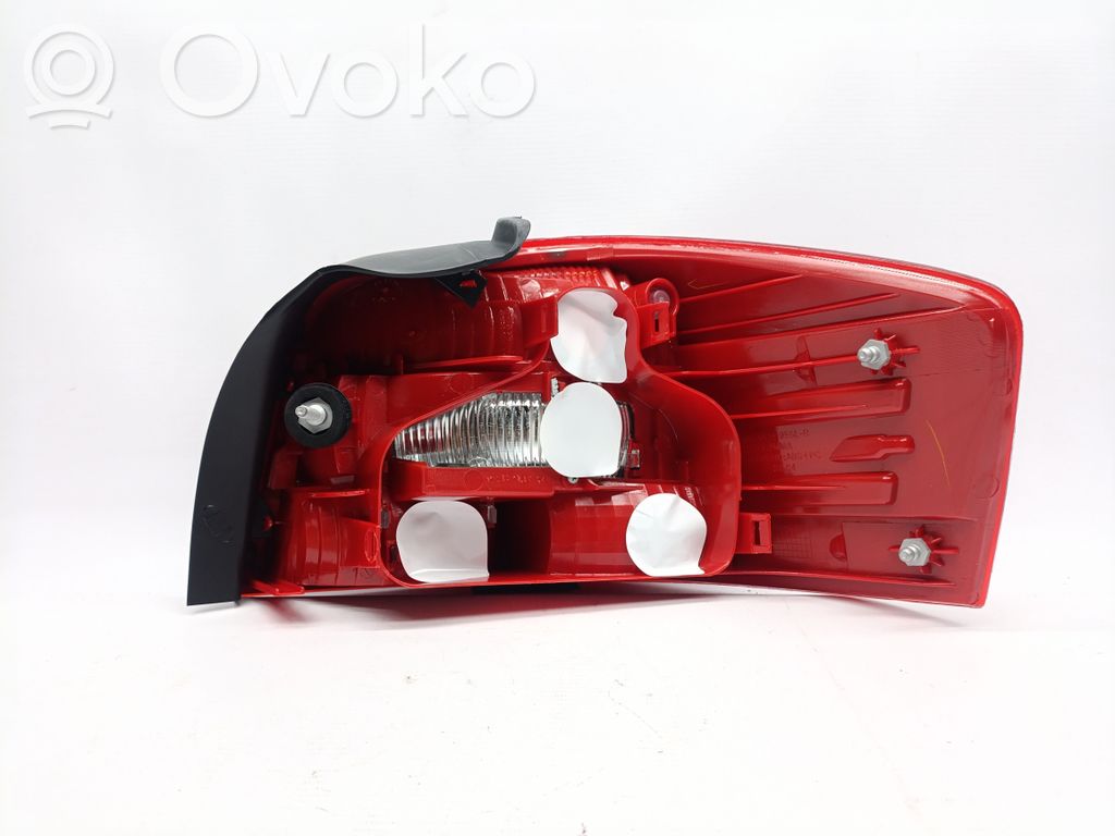 Audi A3 S3 8P Lampy tylnej klapy bagażnika 