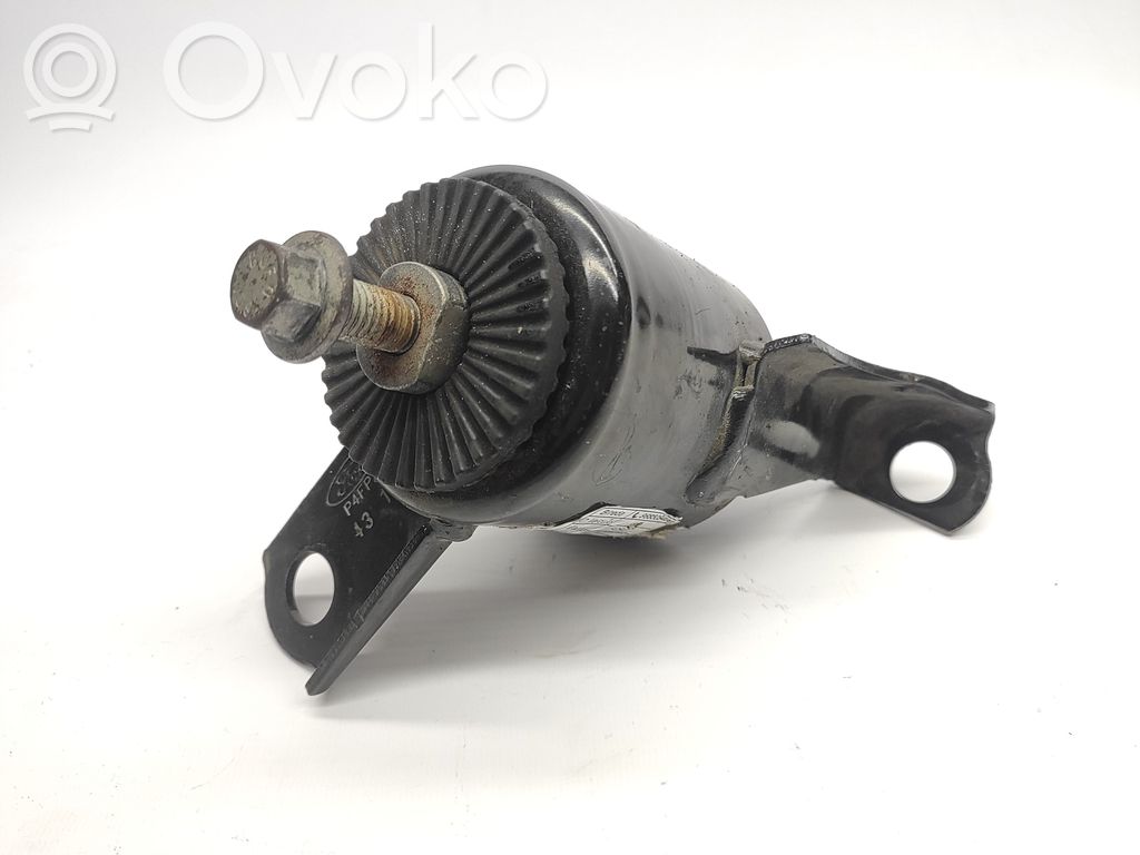 Engine mount bracket   8V516F012BH