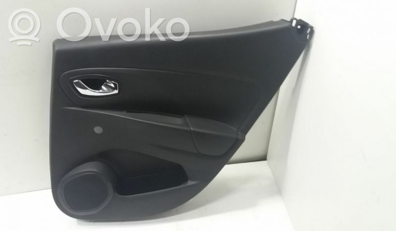 Renault Clio IV Apšuvums aizmugurējām durvīm 