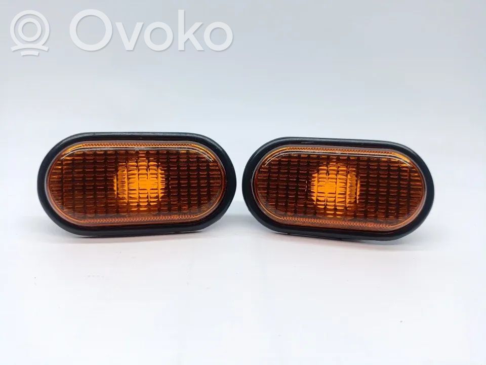Renault Kangoo I Front bumper turn signal 