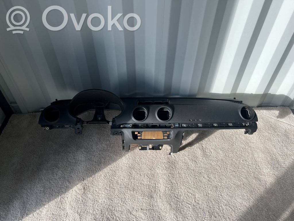 Panel de instrumentos   A10299181902223,8V1858041