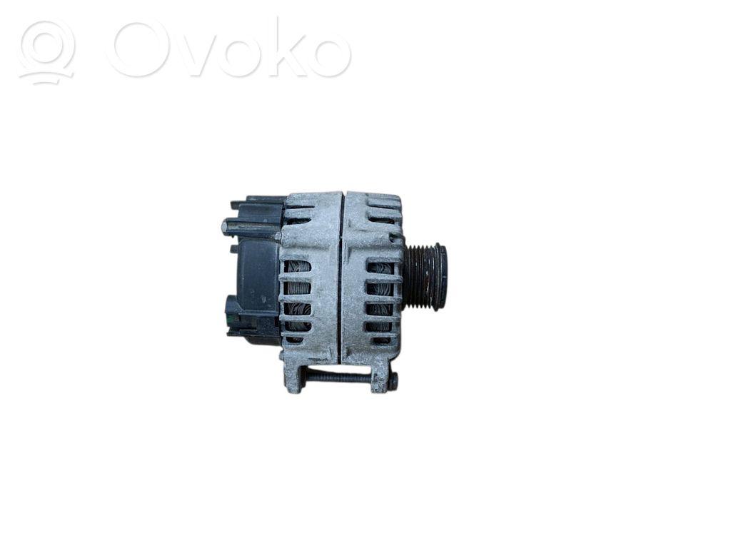 Volkswagen Touareg II Alternator 