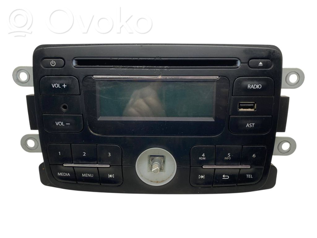 Dacia Duster Radio/CD/DVD/GPS head unit 