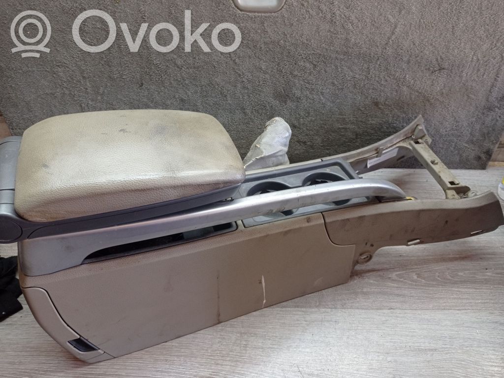 Volvo XC70 Center console 