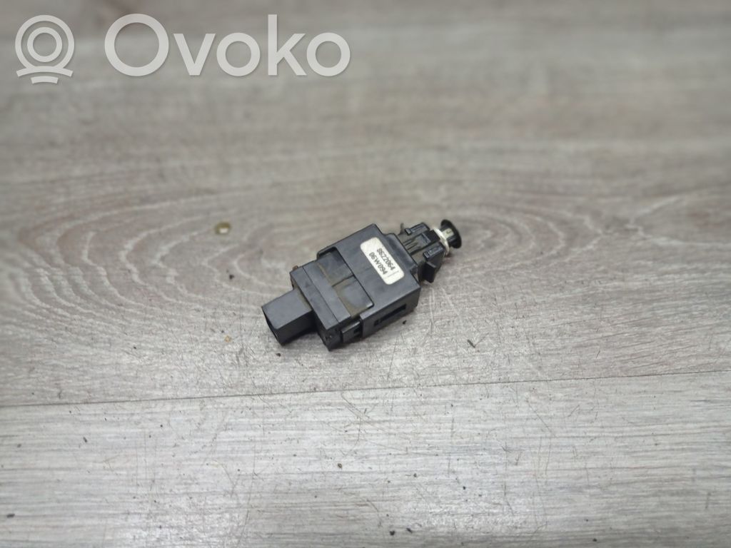Interruptor sensor del pedal de freno   8622064
